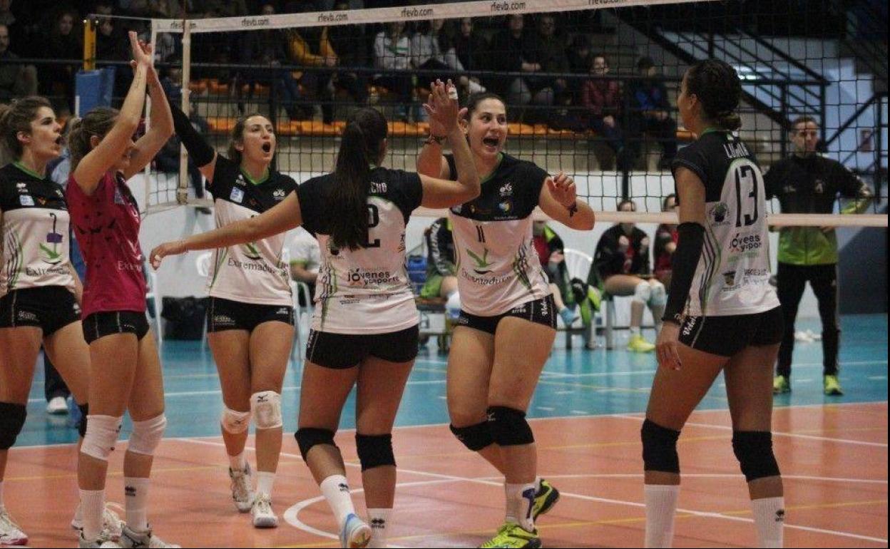 El Extremadura Arroyo, tras derrotar al Rivas, sube al quinto puesto de la tabla