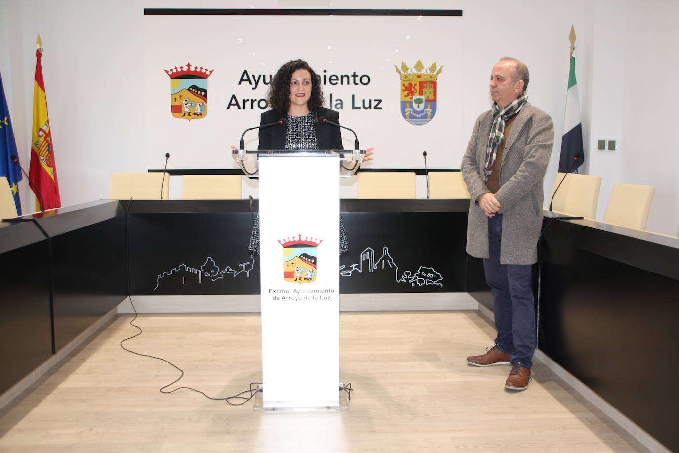 Imagen principal - El Ayuntamiento de Arroyo de la Luz reconoce el talento local