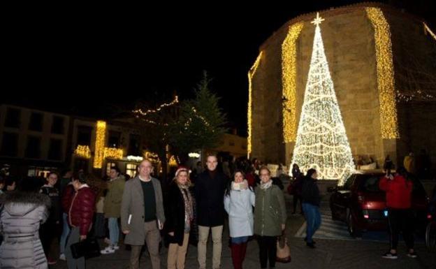 Imagen principal - Inauguración del encendido. 