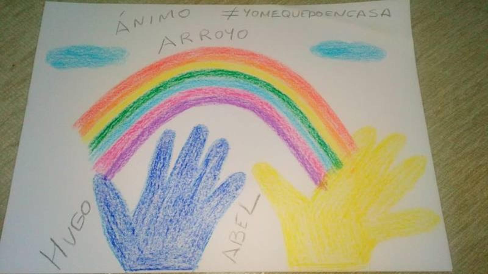 Fotos: Los más pequeños cuelgan mensajes de ánimos en sus balcones