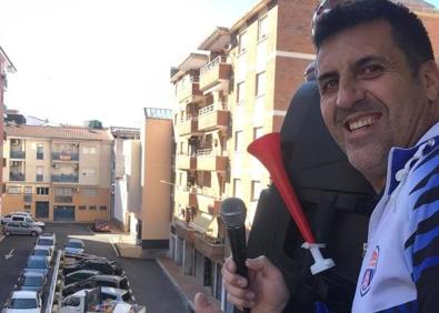 Imagen secundaria 1 - Momentos de algunos homenajes. 