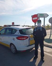 Imagen secundaria 2 - Reparto de material de protección. 