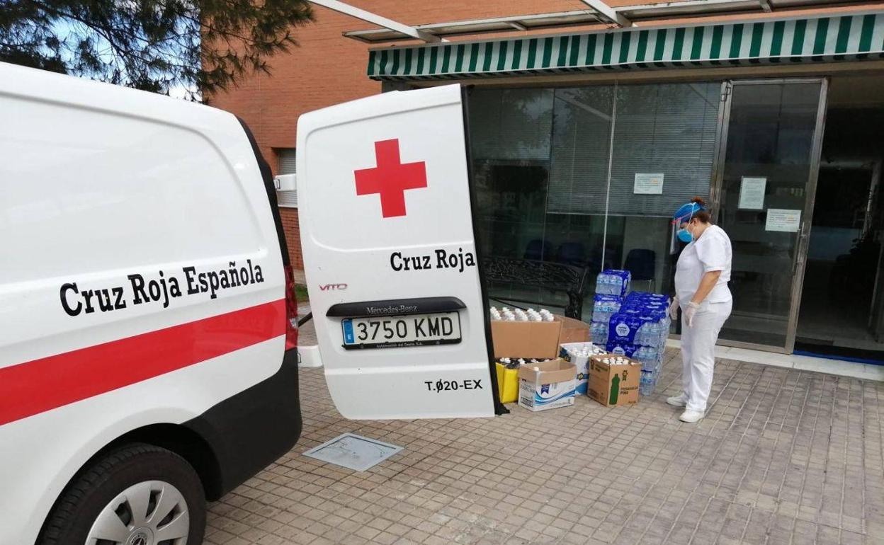 Material entregado en la residencia de mayores. 