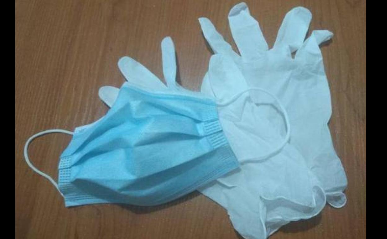 La Policía Local sancionará a quienes depositen las bolsas de basura en la calle, fuera de los contenedores
