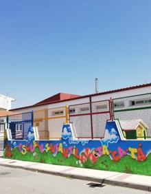 Imagen secundaria 2 - El Centro Infantil Ta-Ca-Tá ha entregado a los niños el material que quedaba en el centro