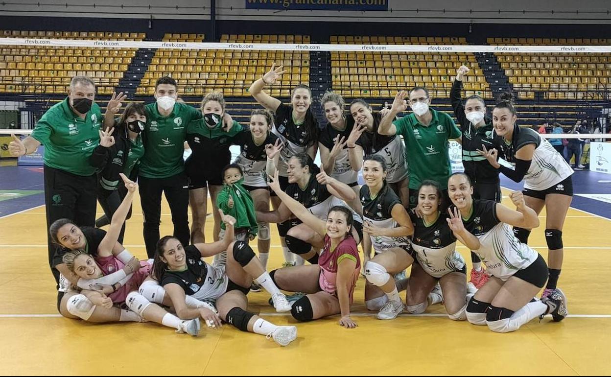 El Extremadura Arroyo vapulea a Atarfe (0-3) y se mete en semifinales como primero de grupo