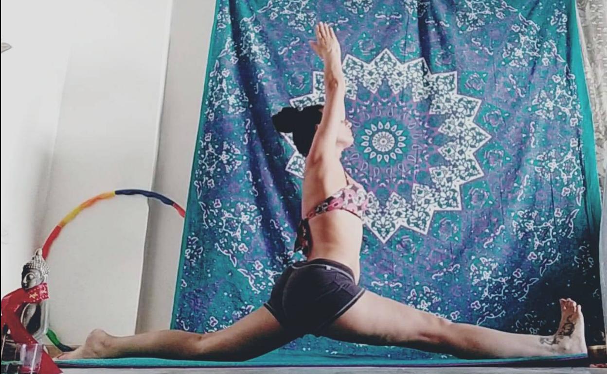 Nieves Fresneda comenzará de nuevo las clases de yoga de forma online