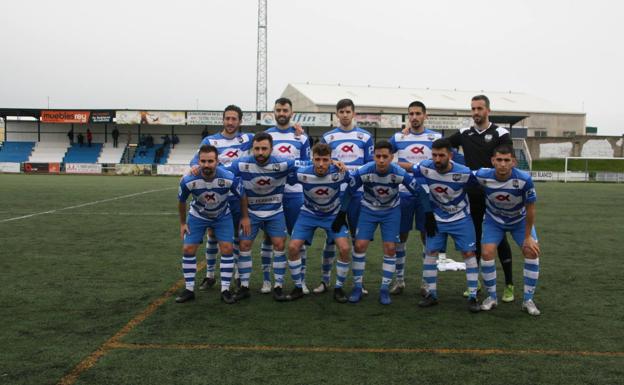 Imagen principal - El Arroyo empata a 0 en casa con el Diocesano