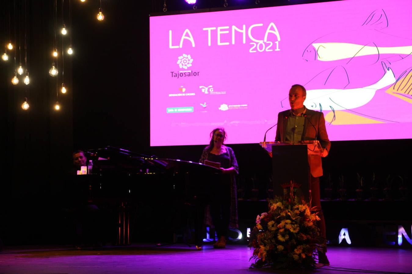 Foto de familia de los premiados y autoridades. 