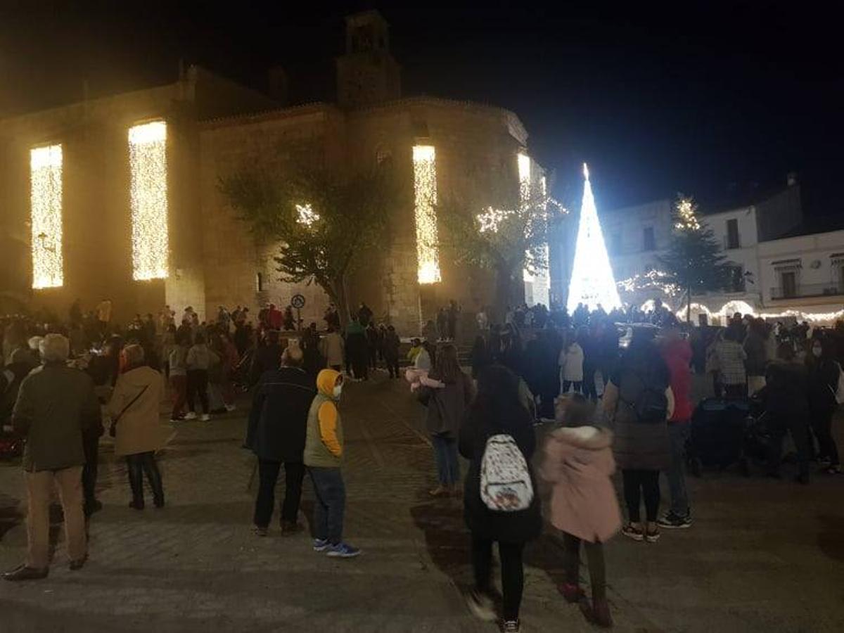 Los más pequeños disfrutaron de las luces recién encendidas.