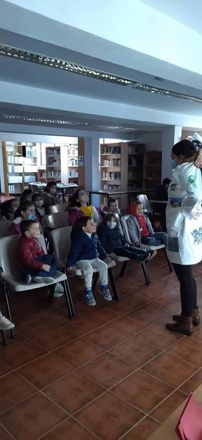 La biblioteca organizó varias actividades durante la Navidad.