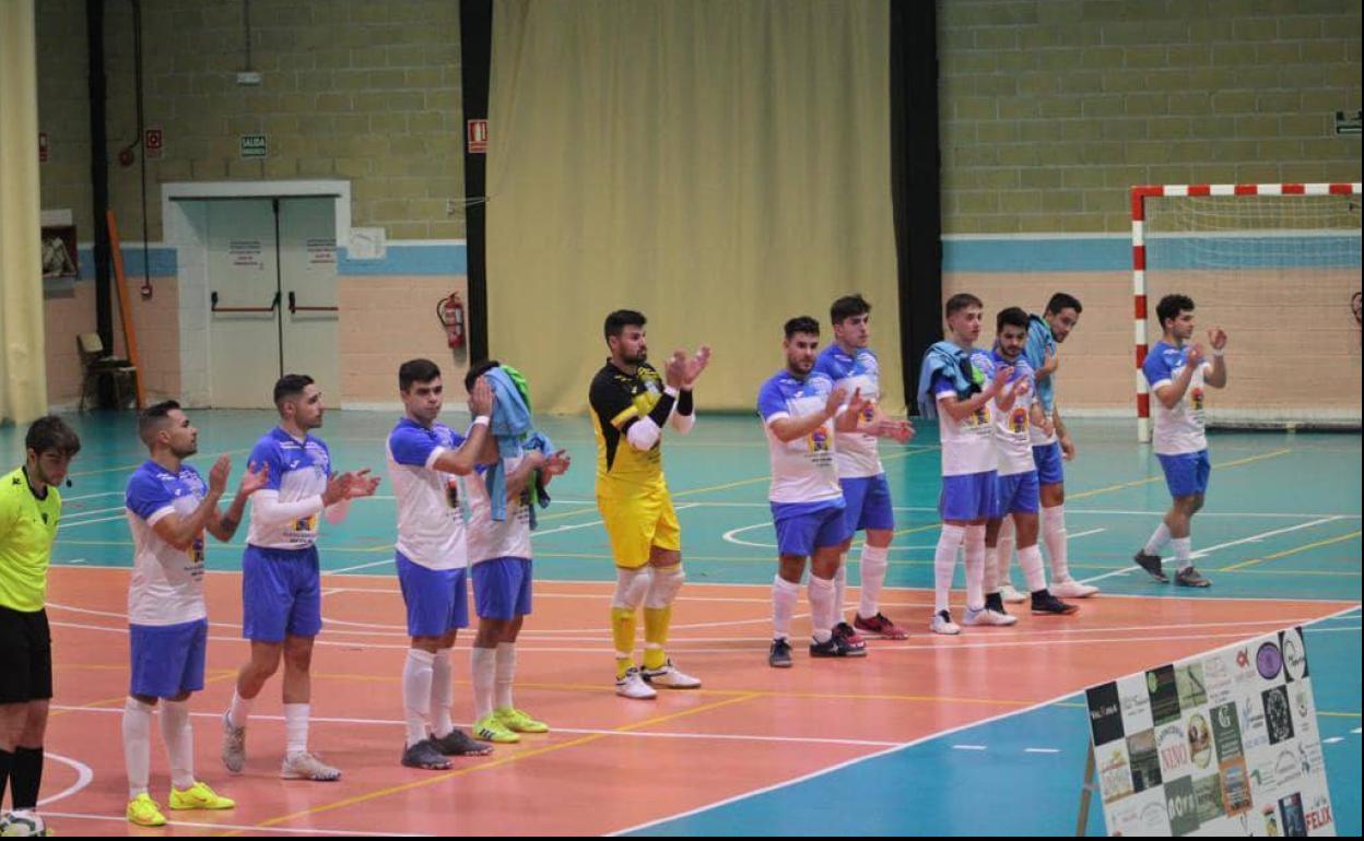 El Arroyo FS saluda a la afición antes del ocmienzo del partido. 