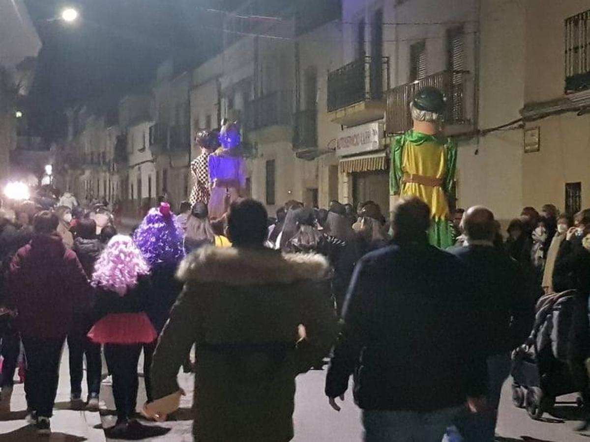 Desfile de adultos.
