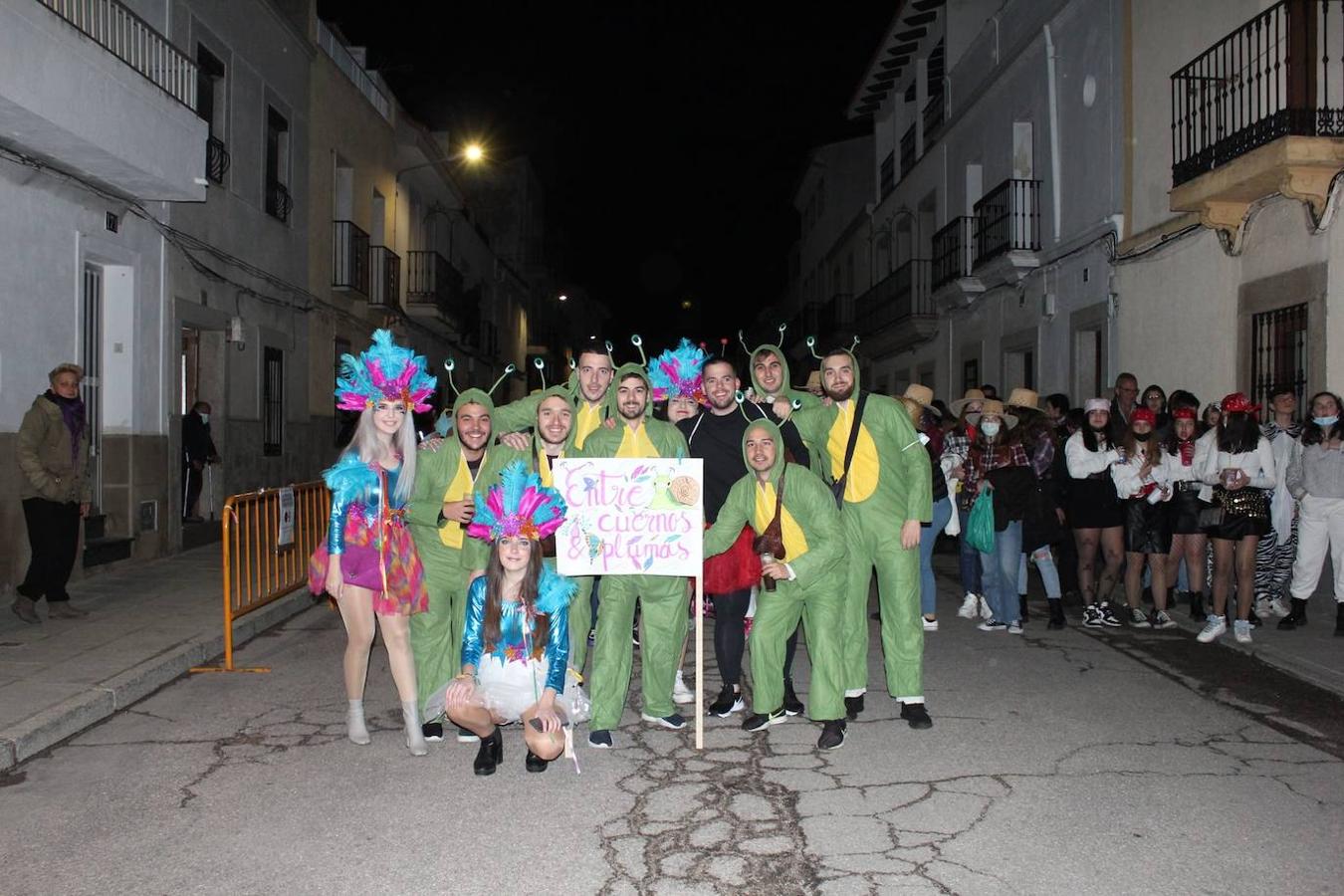 Desfile de adultos.