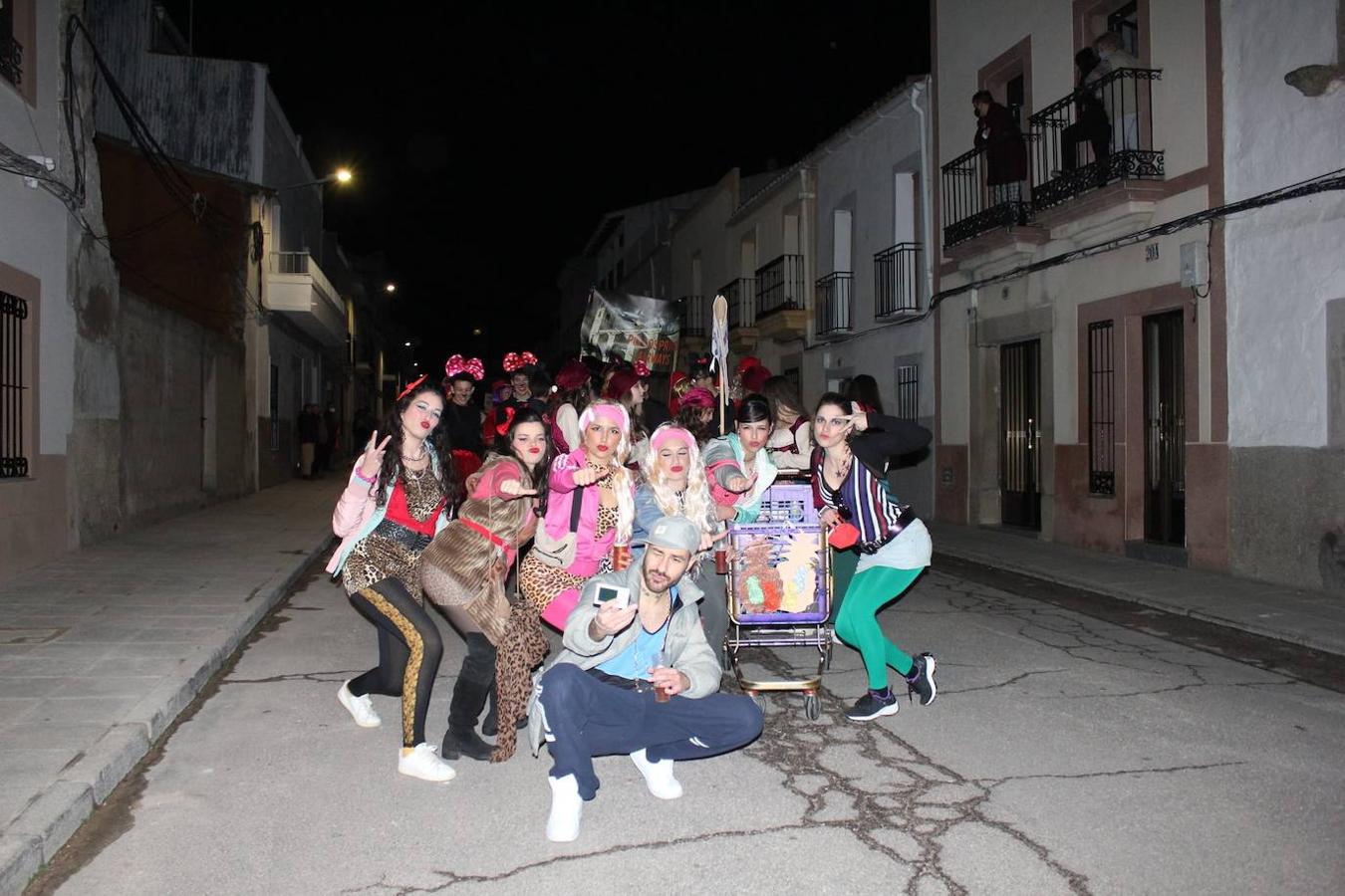 Desfile de adultos.