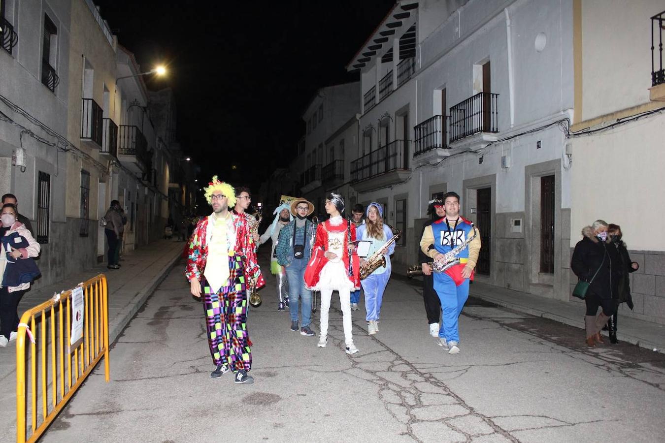 Desfile de adultos. Charanga.