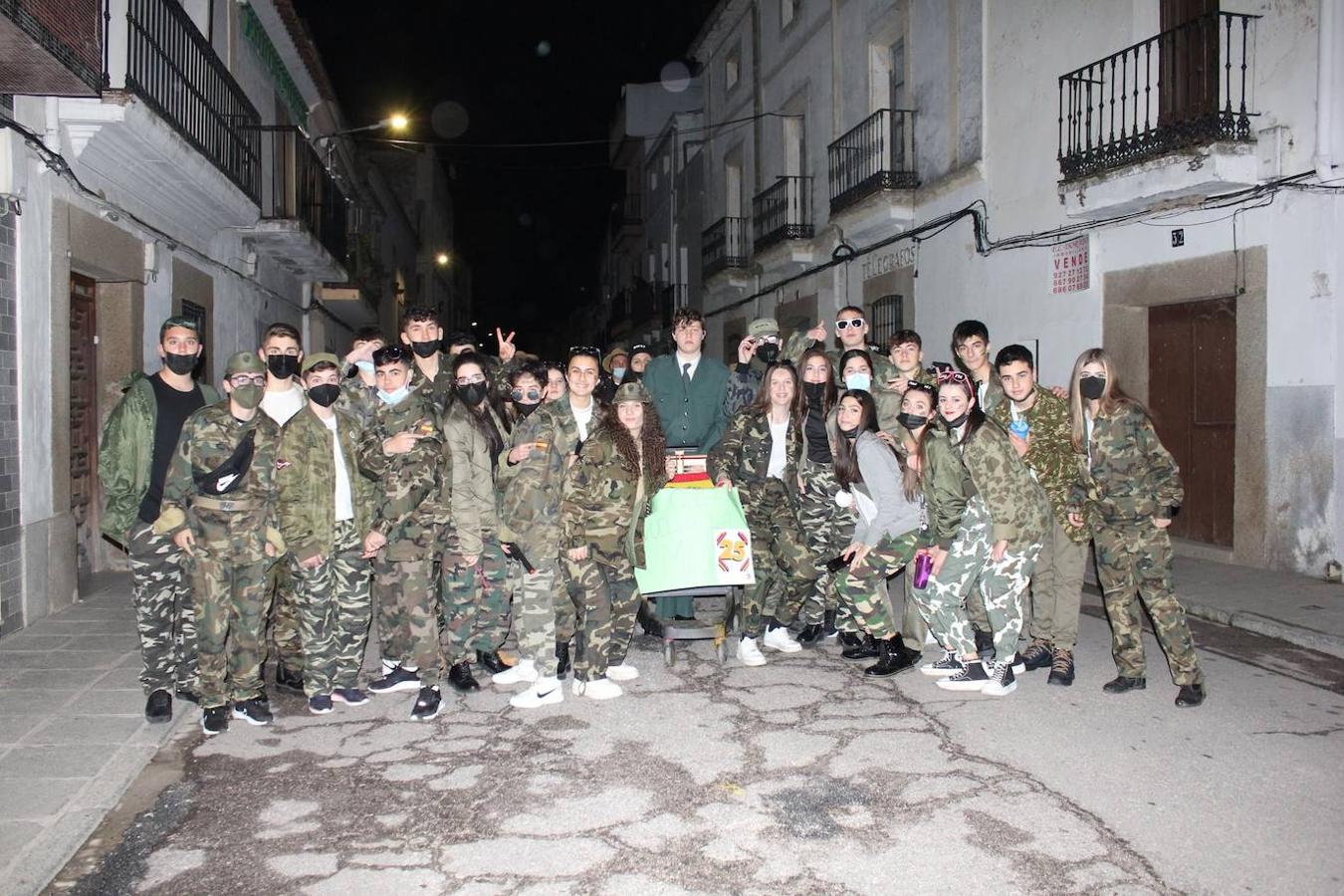 Desfile de adultos.