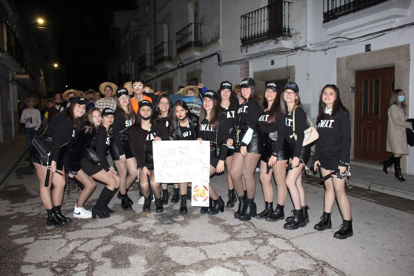 Desfile de adultos.