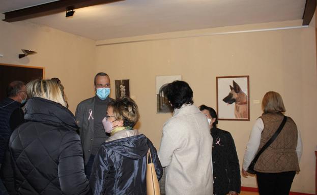 Imagen principal - El Corral de Comedias acoge la exposición &#039;Mujeres artistas arroyanas&#039;