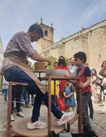 Imagen secundaria 2 - La XII Feria de Artesanía reunió un gran número de puestos y visitantes