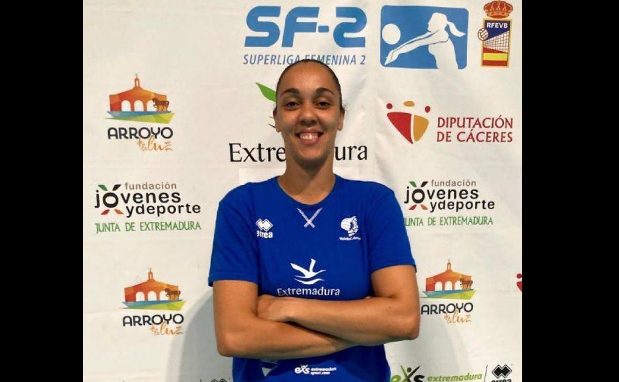Flavia Lima será entrenadora del Extremadura Arroyo una campaña más. 