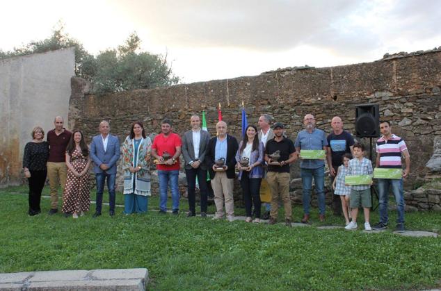 Premiados y autoridades.