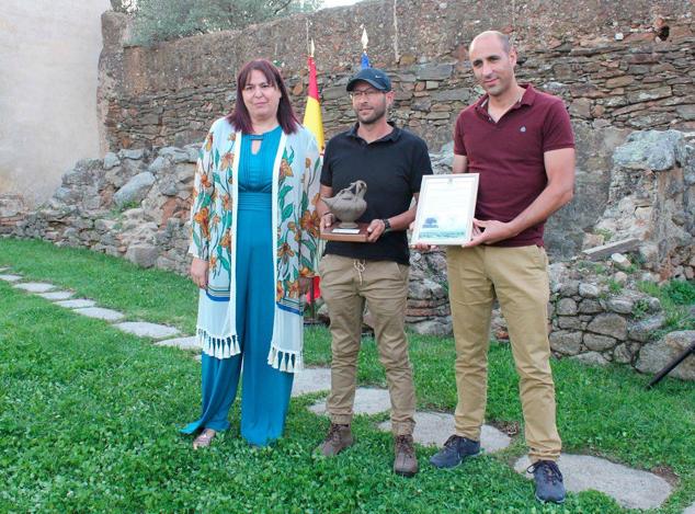 Premio Local para la asociación rural de caza ‘Virgen de la Luz’, recogió el premio el directivo Javier Bello Bermejo. 