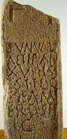 Imagen secundaria 2 - Estelas en museo. 