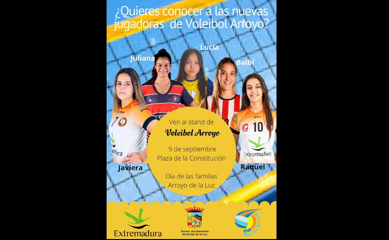 Merchandaising, carnets y pinchos en el stand del Extremadura Arroyo