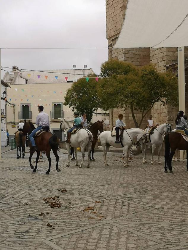 Paseo de caballos.
