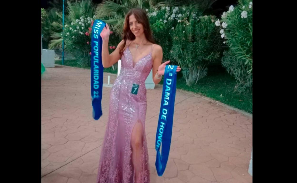 Marta Roldán con las bandas. 