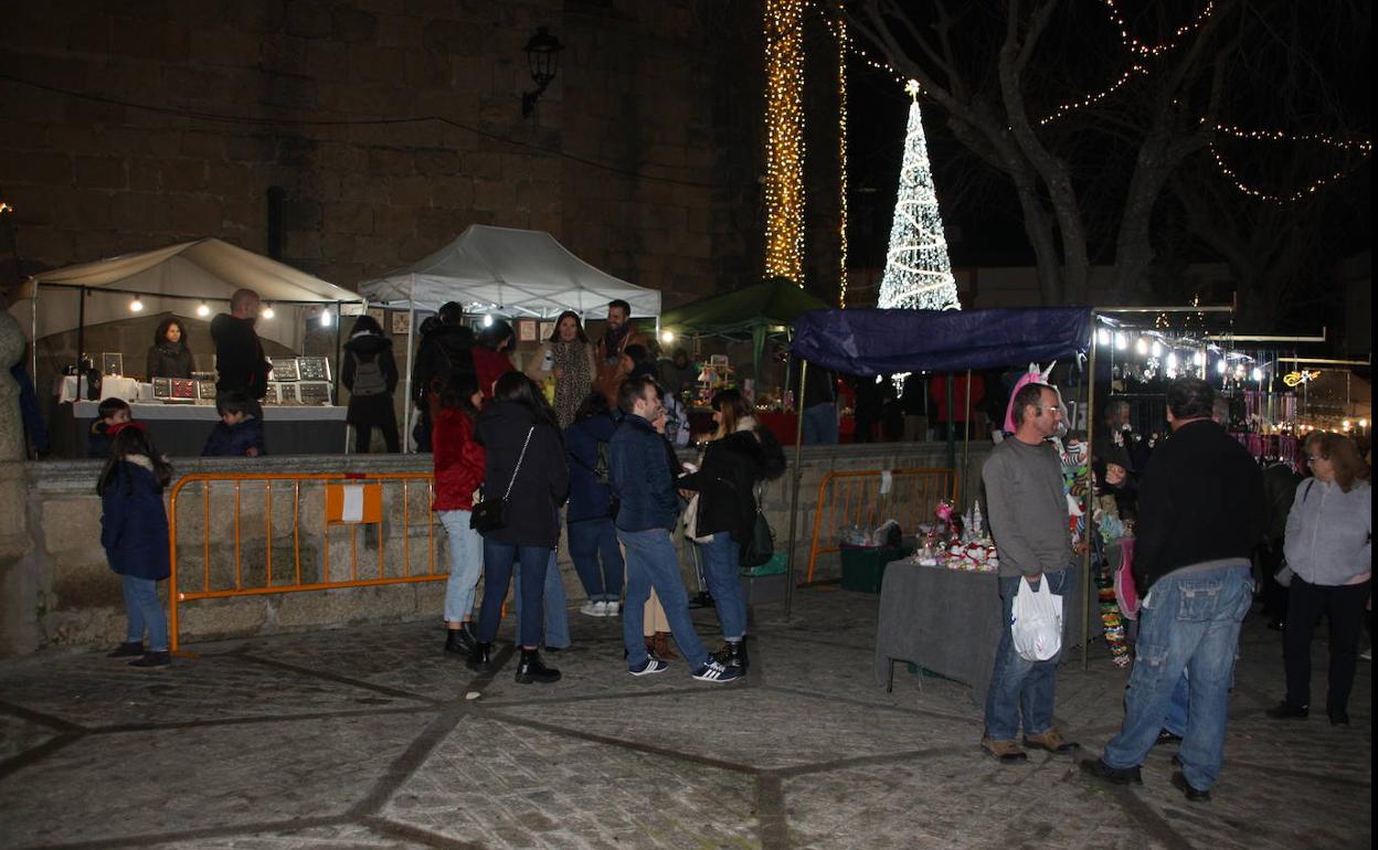 Fotografía de archivo. Mercado Navideño de Arroyo de la Luz. 