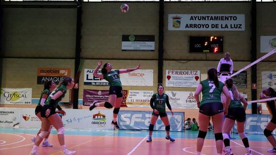 El Extremadura Arroyo pone el colofón perfecto, 3-0, a una temporada histórica