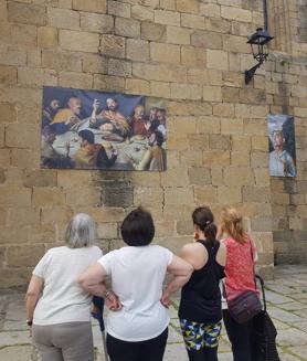 Imagen secundaria 2 - 'La Luz del Divino' viste la plaza de la Constitución