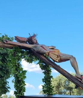 Imagen secundaria 2 - Arroyo de la Luz volvió a acompañar al Cristo de la Expiración en su procesión