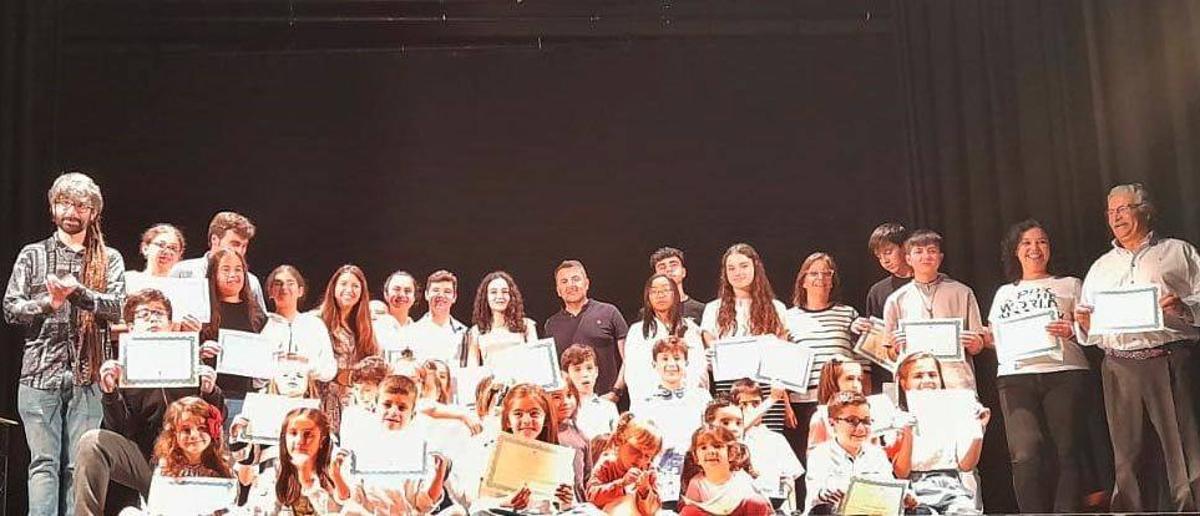 El acto finalizó con la entrega de diplomas.