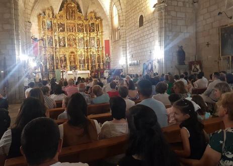 Imagen secundaria 1 - Salida de la procesión y Eucaristía.