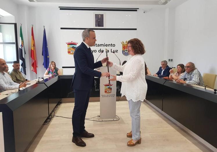 Imagen principal - Carlos Caro vuelve a coger el bastón de mando