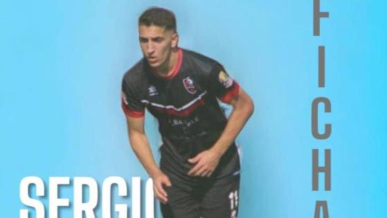 Sergio Flores firma con el Arroyo CP