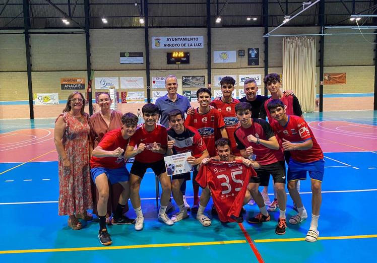 Imagen principal - Campeones de la categoría Juvenil-Cadete.