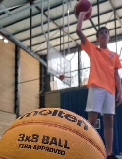 Imagen secundaria 2 - Finaliza la primera semana del Campus de Baloncesto con 45 niños inscritos