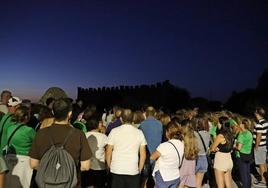 Más de 100 personas participaron en el Recorrido Nocturno por Arroyo de la Luz