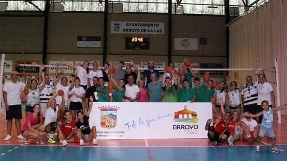Domingo de voleibol en Arroyo de la Luz con el Torneo Mixto 4x4 FestivoleyArroyo