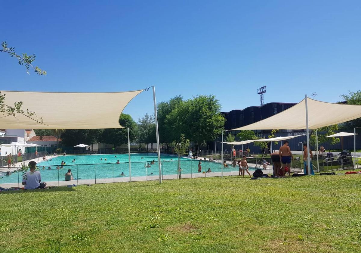 Arroyo de la Luz se despide de la temporada de baños