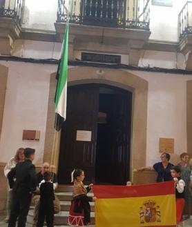 Imagen secundaria 2 - Justo Andrés Chaves, a título póstumo, y el proyecto 'La Luz del Divino' reciben la Medalla de Arroyo de la Luz