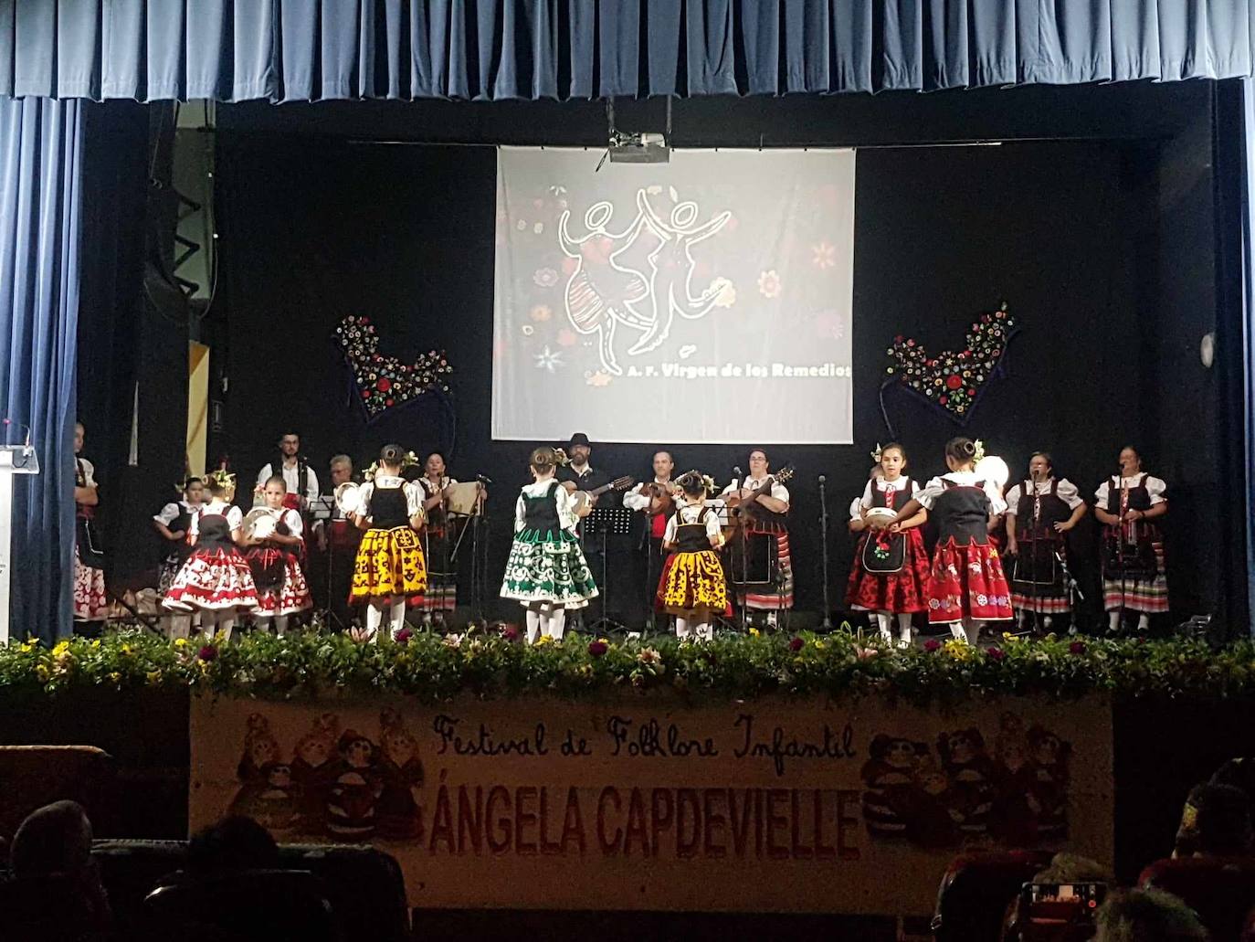 Imagen secundaria 1 - Asociación de Folklore Virgen de los Remedios.