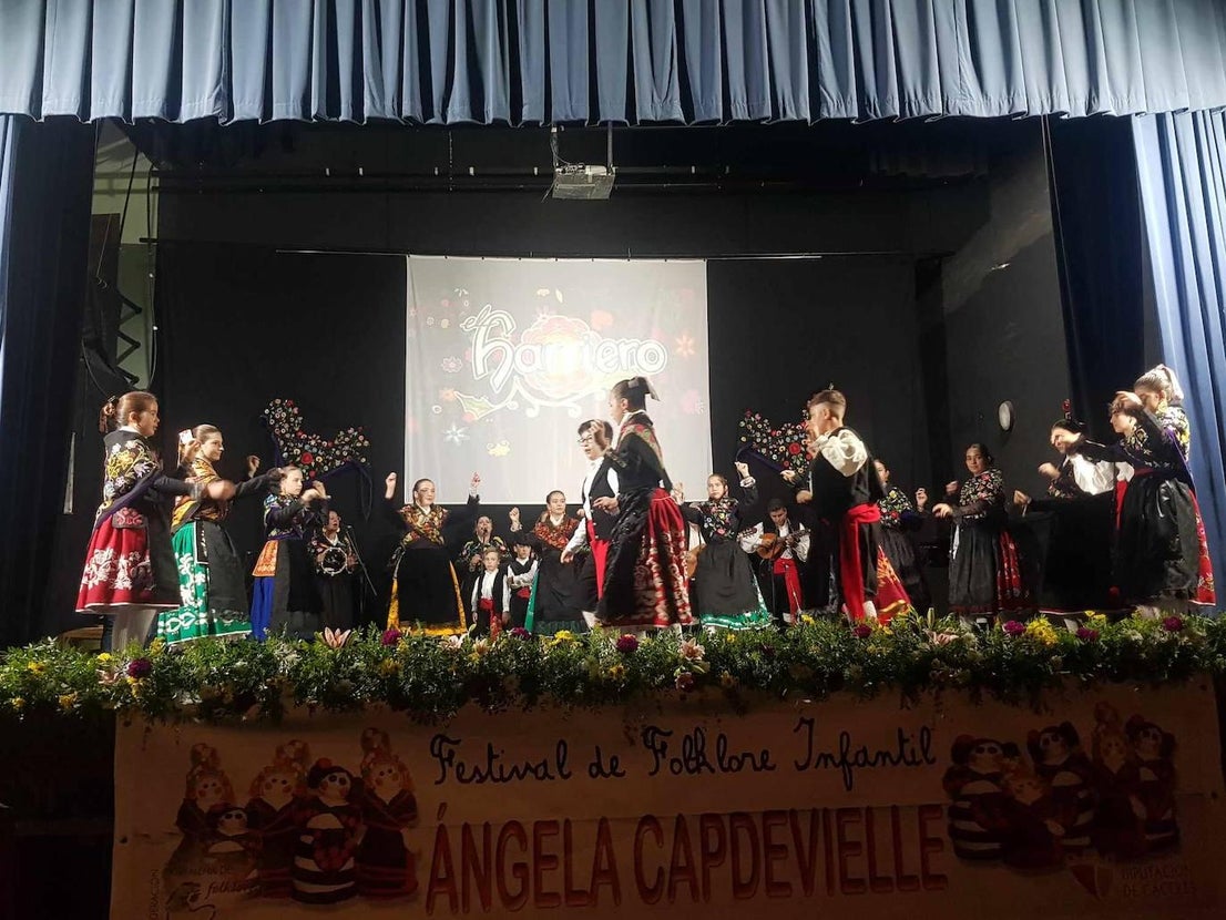 Arroyo acogió la XXII edición del Festival Folklórico Infantil Ángela Capdevielle