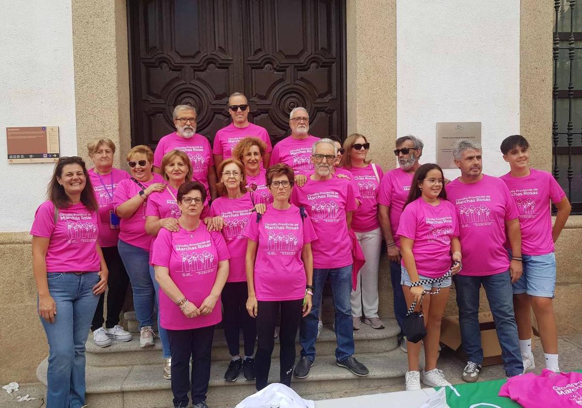 Imagen principal - Autoridades participantes en la Marcha.