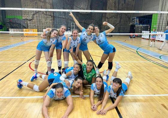 Plantilla del Extremadura Arroyo tras su victoria en Torrelavega.