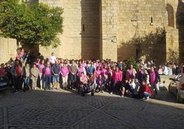 La comitiva ha partido desde la puerta del Ayuntamiento, donde han sido recibidos por el alcalde y varios miembros del Equipo de Gobierno.